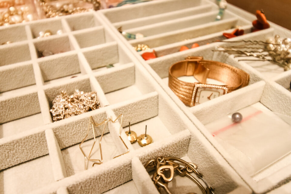 How To Organize Jewelry In A Drawer