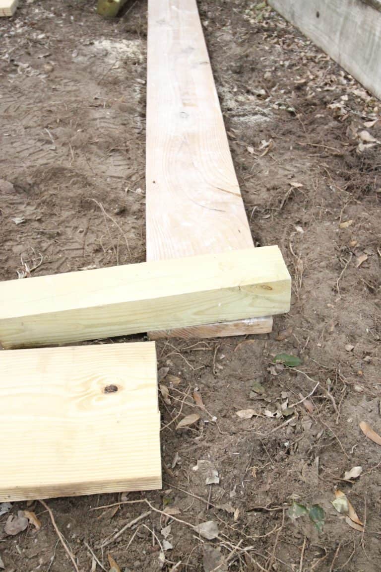 How to build a raised garden bed - Cheap & Easy DIY!