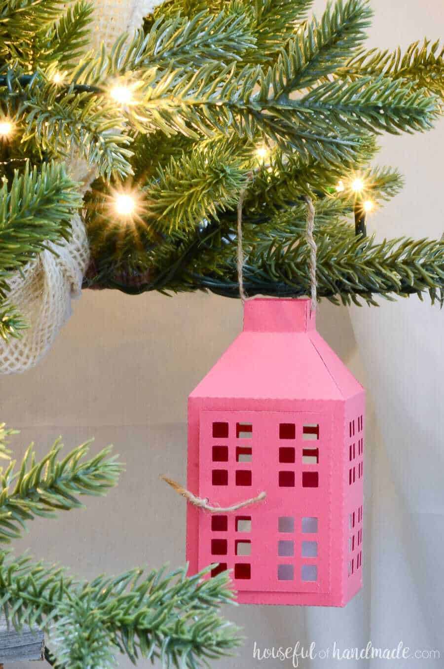 39 fun & easy Cricut Christmas Ornament Ideas