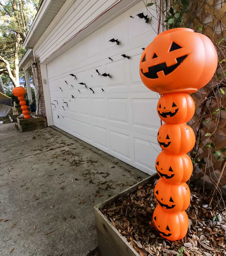 How to Make a DIY Plastic Pumpkin Topiary