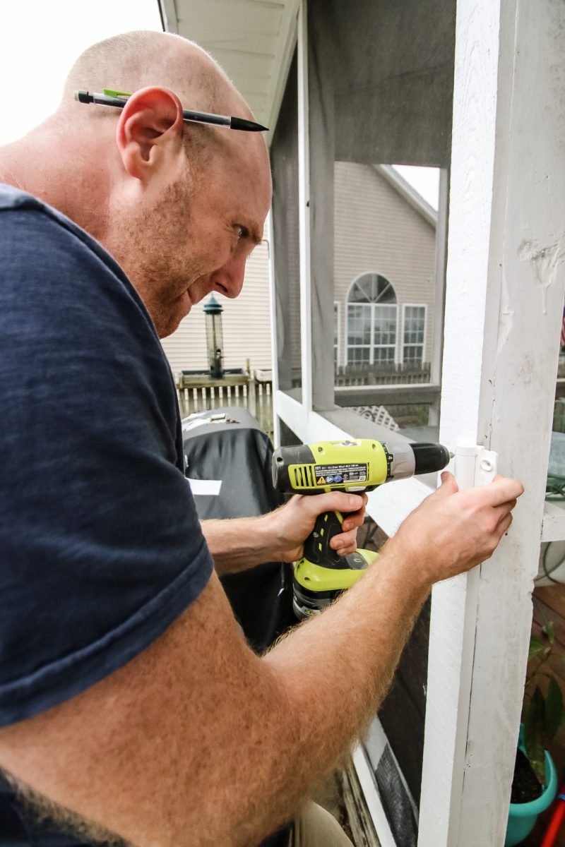 How to replace a screen door