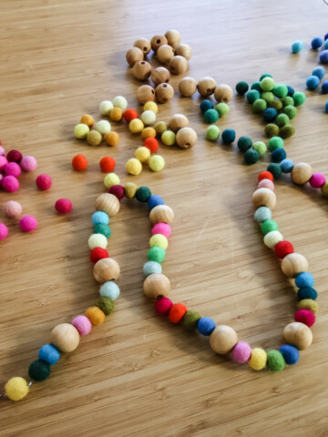 how to make a quick and easy felt ball garland