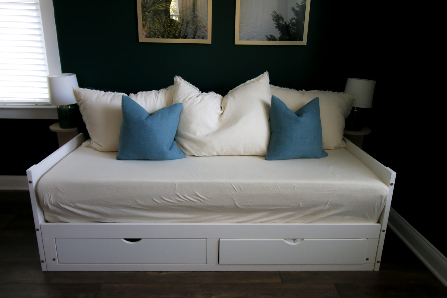 what-is-a-daybed-and-how-to-use-one-in-your-home