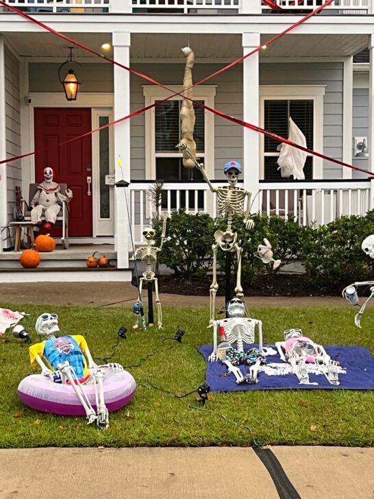 10 skeleton pose ideas for your yard