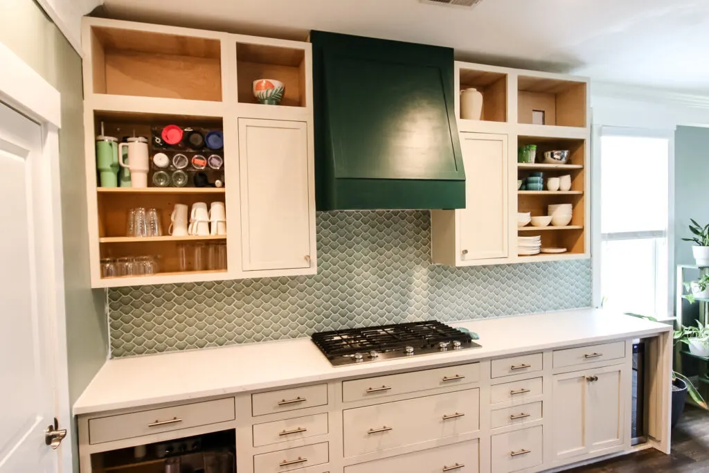 upper wall cabinets in kitchen