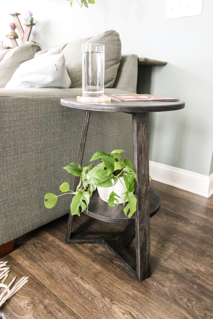 DIY side table with round top - Charleston Crafted