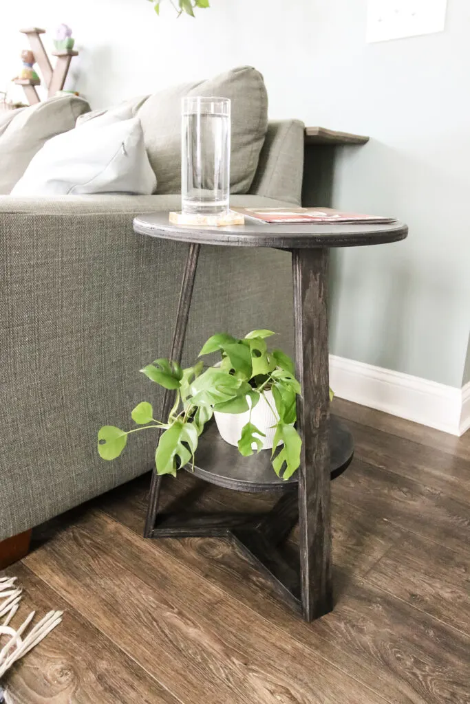 DIY side table with round top - Charleston Crafted