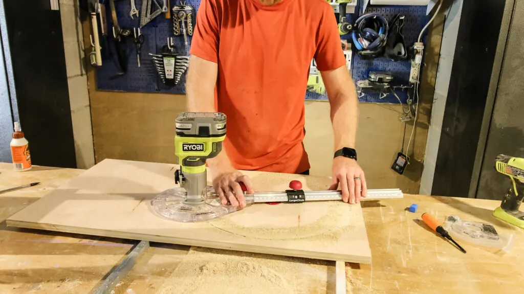 Cutting round top with circle jig