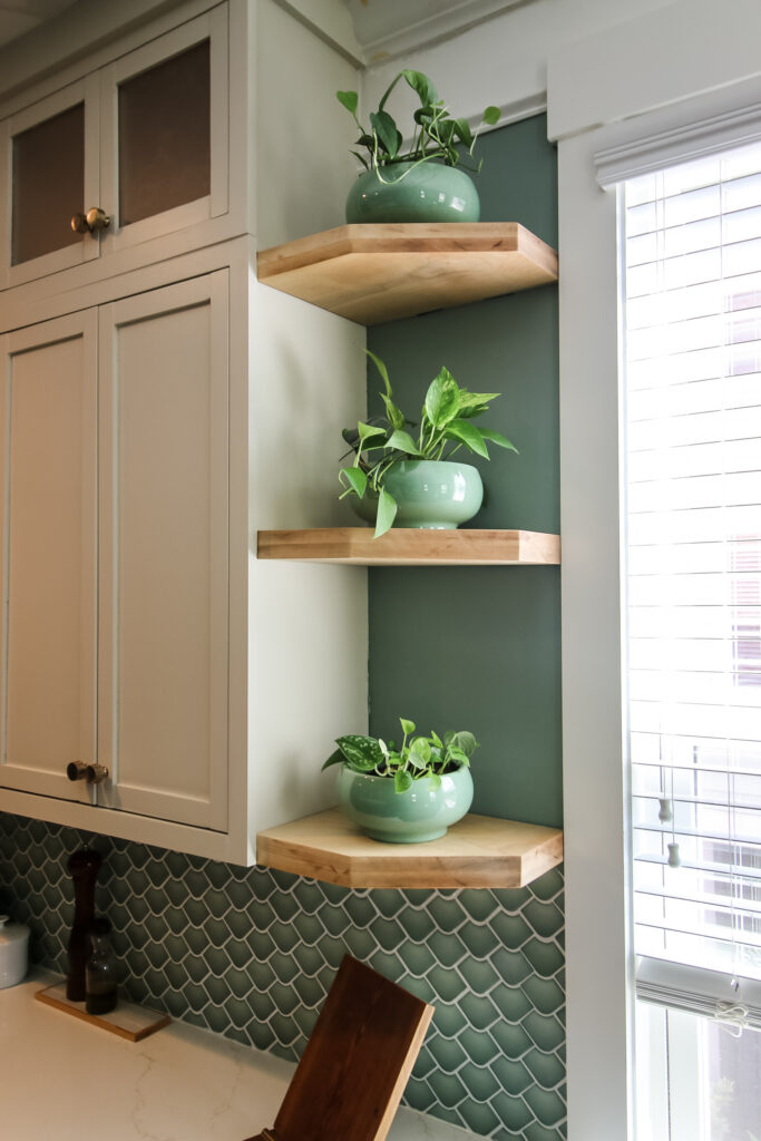 DIY floating shelves