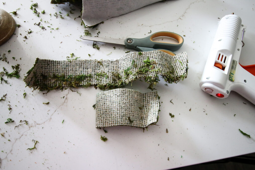 cut moss for candlestick